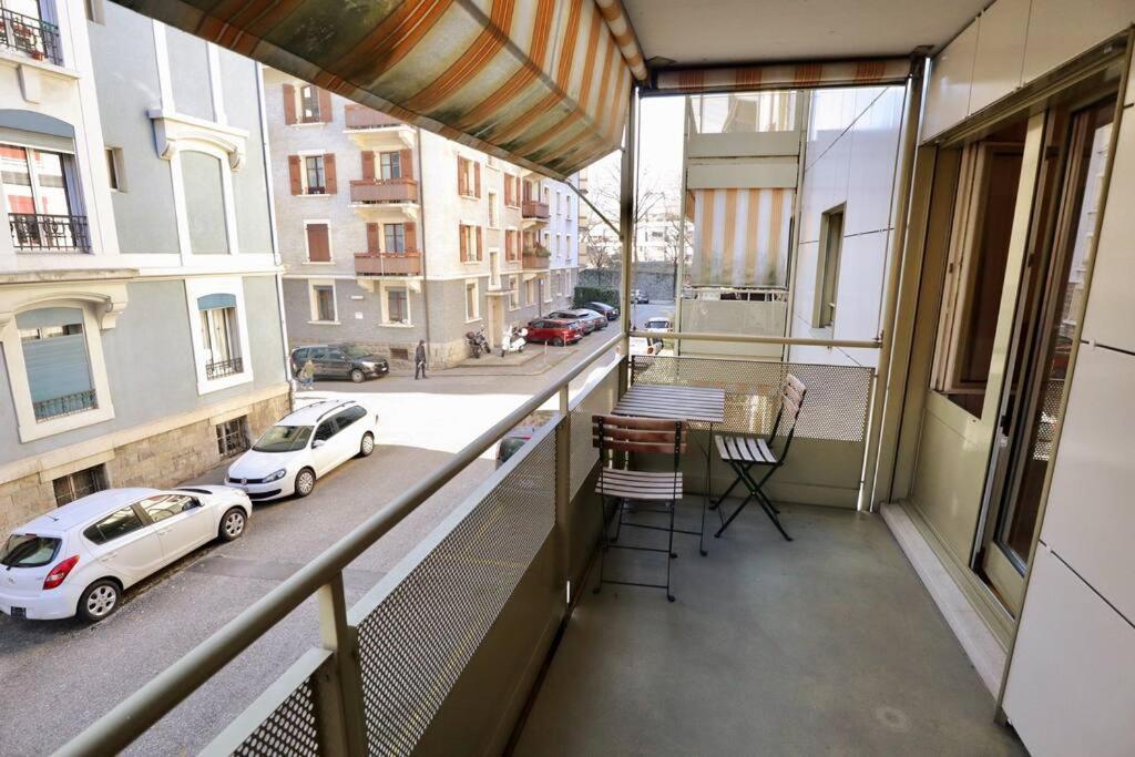 Comfortable, Very Well Located Between Train Station And Lake! Лозана Екстериор снимка