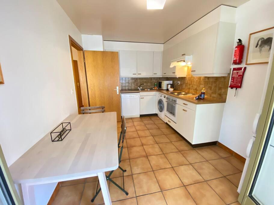 Comfortable, Very Well Located Between Train Station And Lake! Лозана Екстериор снимка