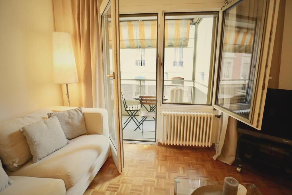 Comfortable, Very Well Located Between Train Station And Lake! Лозана Екстериор снимка